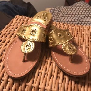 NEVER WORN gold Hamptons Jack Rogers sandals